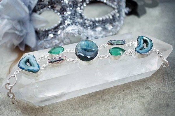 Les bracelets en pierres naturelles : vertus et bienfaits pour la santé