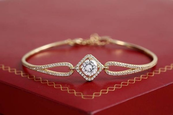 Comment entretenir et nettoyer vos bracelets pour les garder en bon état